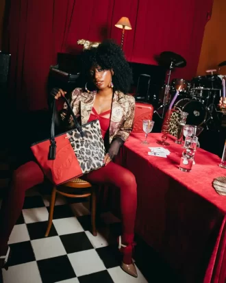 SHARK MEILEN PRO STUNDE TOGE