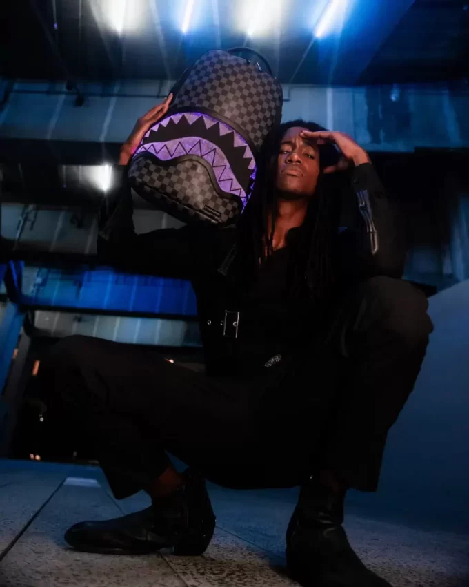 SHARK OPTICS – DER LICHTSHOW-RUCKSACK