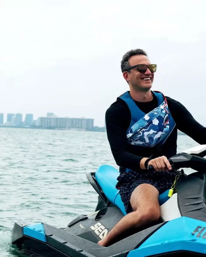 SHARK WAVE SAVVY CROSSBODY