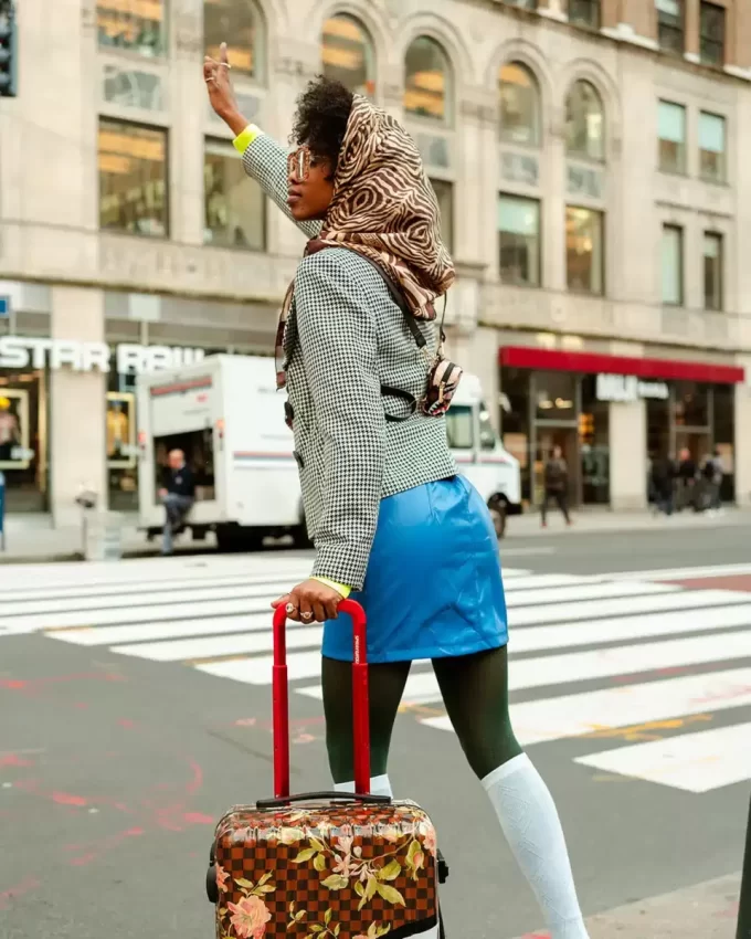 SHARKFLOWER – DER KLEINSTE RUCKSACK DER WELT