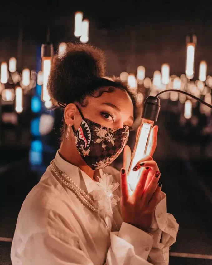 SHARKFLOWER VEGANE LEDER-GESICHTSMASKE