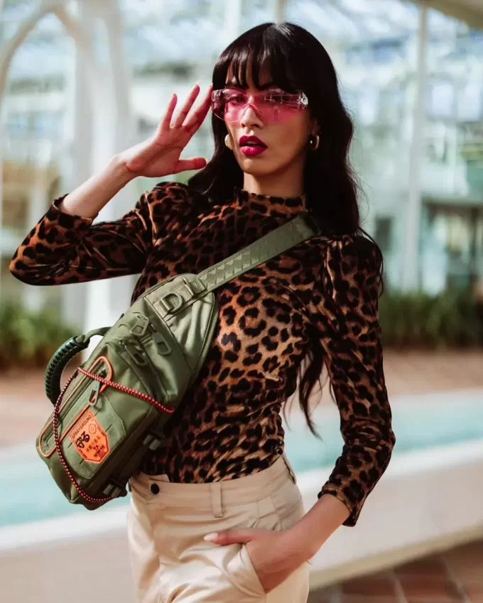 SPEZIALEINSAMEN SHARK SQUAD CARGO CROSSBODY