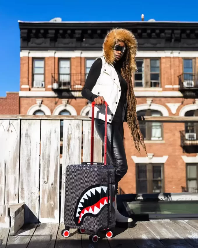 SPRAYGATTI REVV SHARKNAUTICS Hartschalen-Handgepäck SPRAYGATTI REVV SHARKNAUTICS Hartschalen-Handgepäck