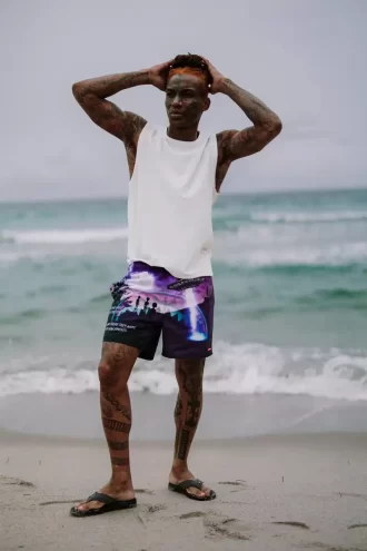 SPÄTE EINNÄCHTIGE BADESHORTS