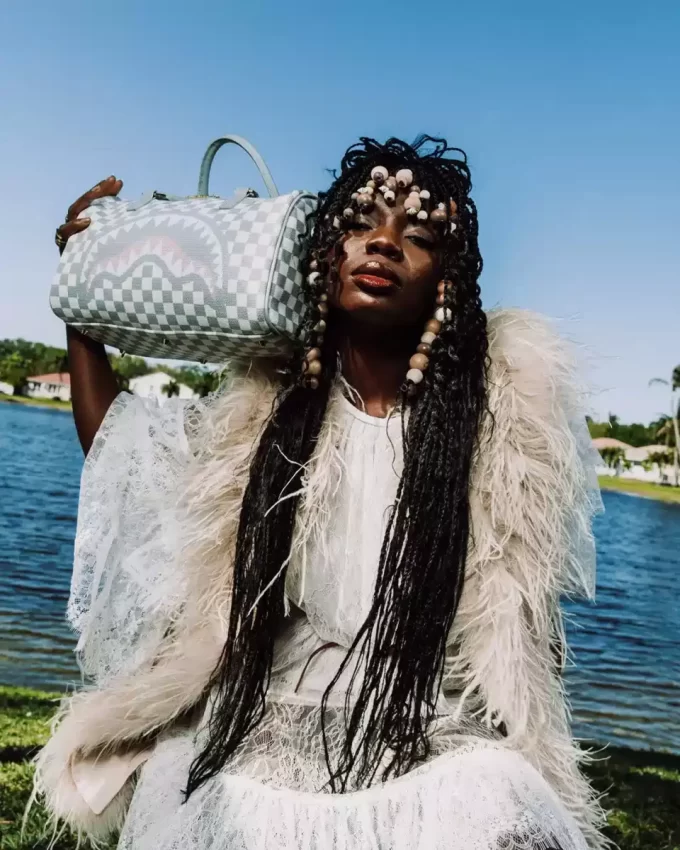 Strick-Haie in Paris in Creme Mini-Duffel