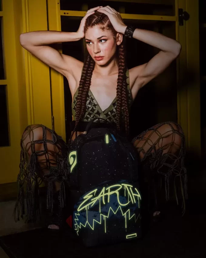 TAG DER ERDE – JEDEN TAG GLOW SHARK RUCKSACK TAG DER ERDE – JEDEN TAG GLOW SHARK RUCKSACK