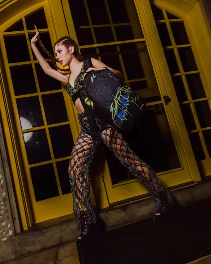 TAG DER ERDE – JEDEN TAG GLOW SHARK RUCKSACK TAG DER ERDE – JEDEN TAG GLOW SHARK RUCKSACK