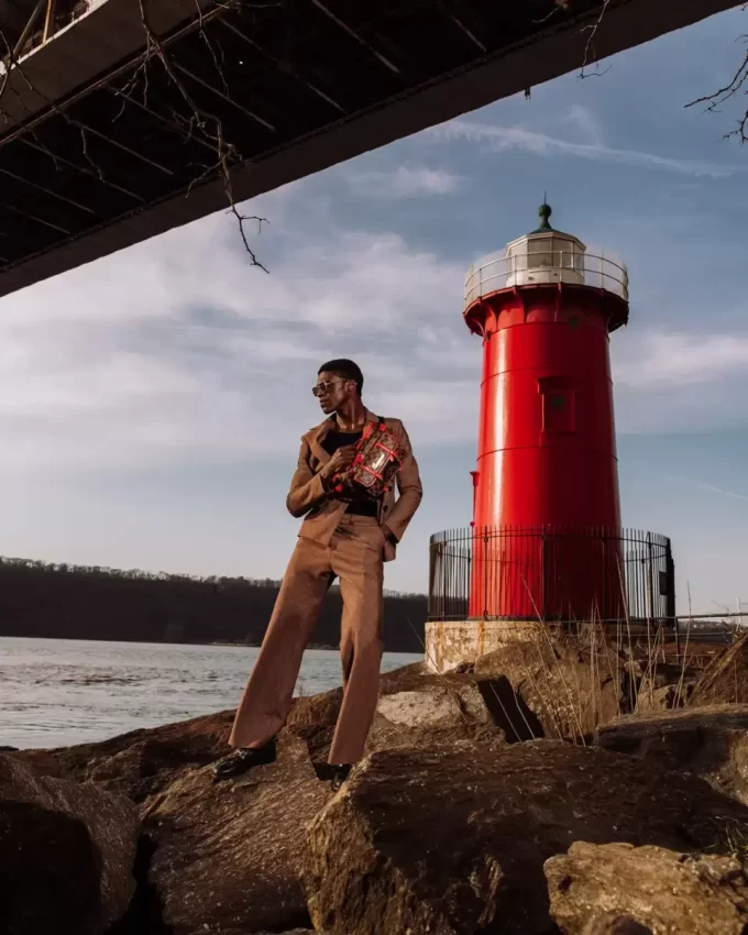 TAKEOVER THE THRONE CARGO CROSSBODY