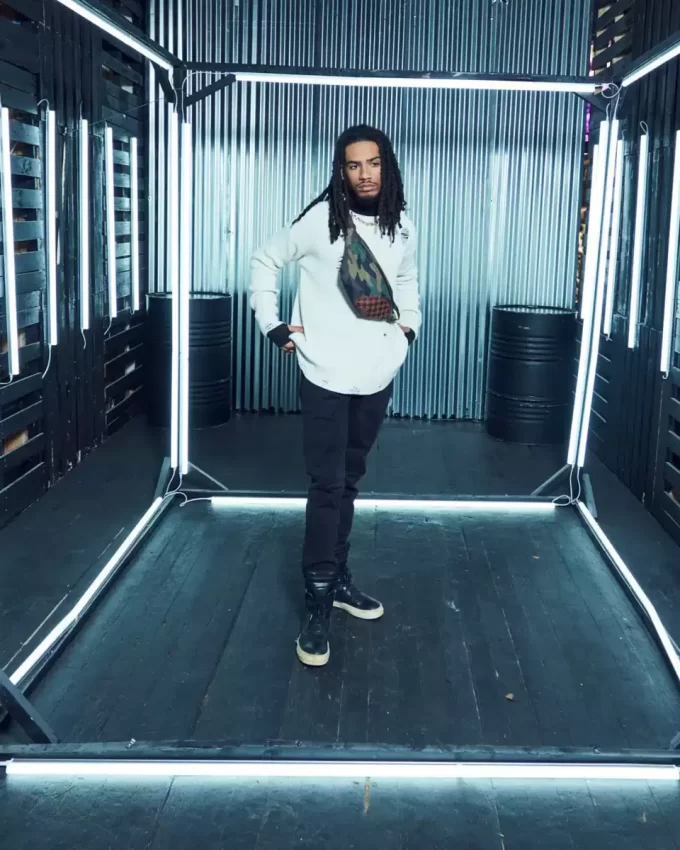 THE PARADOXX SHARK SAVVY CROSSBODY THE PARADOXX SHARK SAVVY CROSSBODY