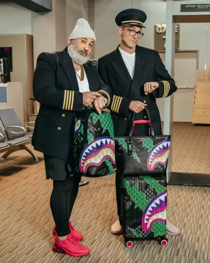 THE WILD ONE SHARKNAUTICS HARTSCHALEN-HANDGEPÄCK THE WILD ONE SHARKNAUTICS HARTSCHALEN-HANDGEPÄCK