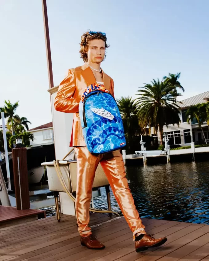 Tiefsee-Flucht-Rucksack mit abnehmbarem Schal