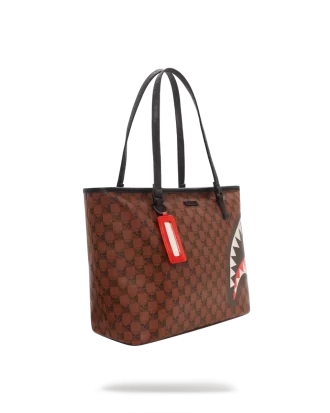 Tragetasche mit Hai- und Totenkopfmotiven