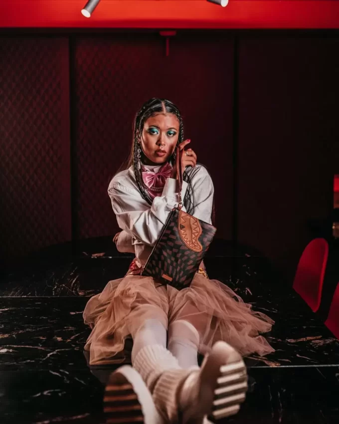 TRIPPY HENNY CROSSOVER CLUTCH TRIPPY HENNY CROSSOVER CLUTCH