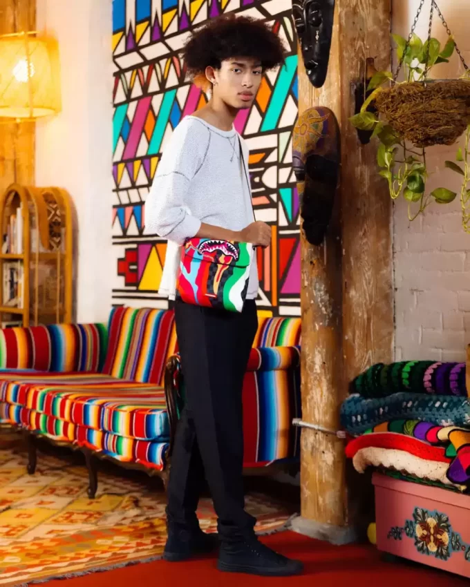 TRIPPY TAFFY GROSSE UMHÄNGETASCHE TRIPPY TAFFY GROSSE UMHÄNGETASCHE