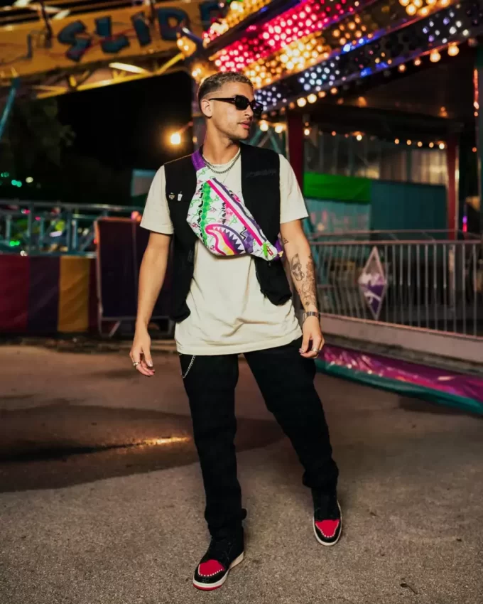 TRÄUMIGE TECHNISCHE FARBEN, SCHLAUES UMKLEIDUNGSKÖRPER