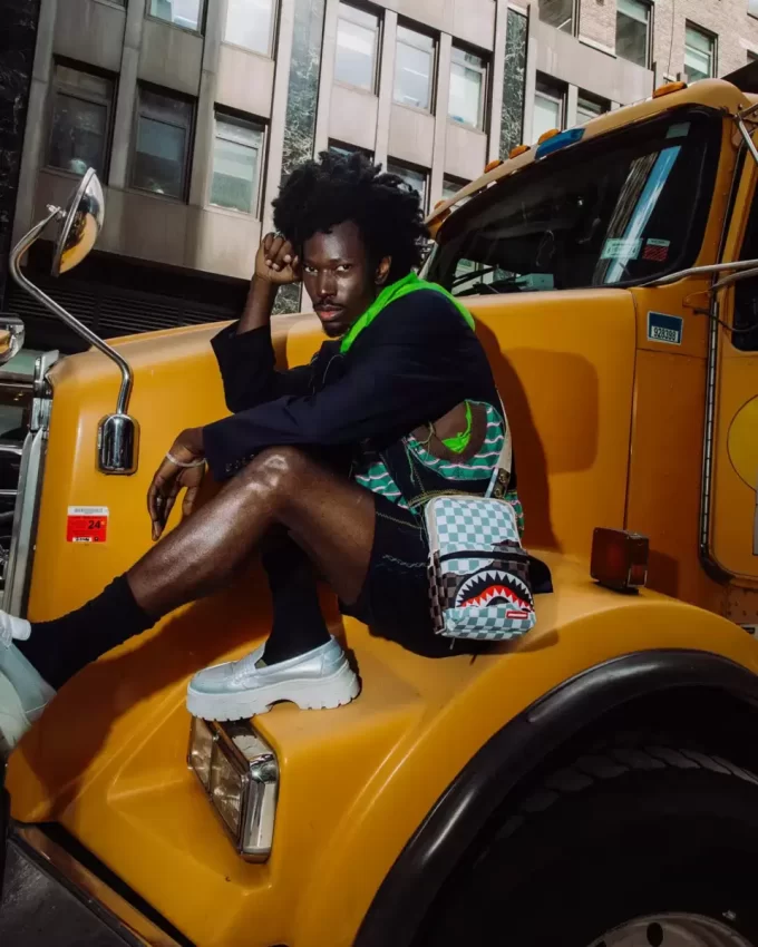 UNSTOPPABLE ENDEAVORS II MESSENGER SLING BAG