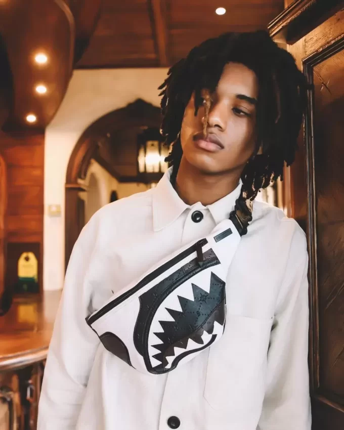 V.V.I.P. SAVVVY CROSSBODY V.V.I.P. SAVVVY CROSSBODY