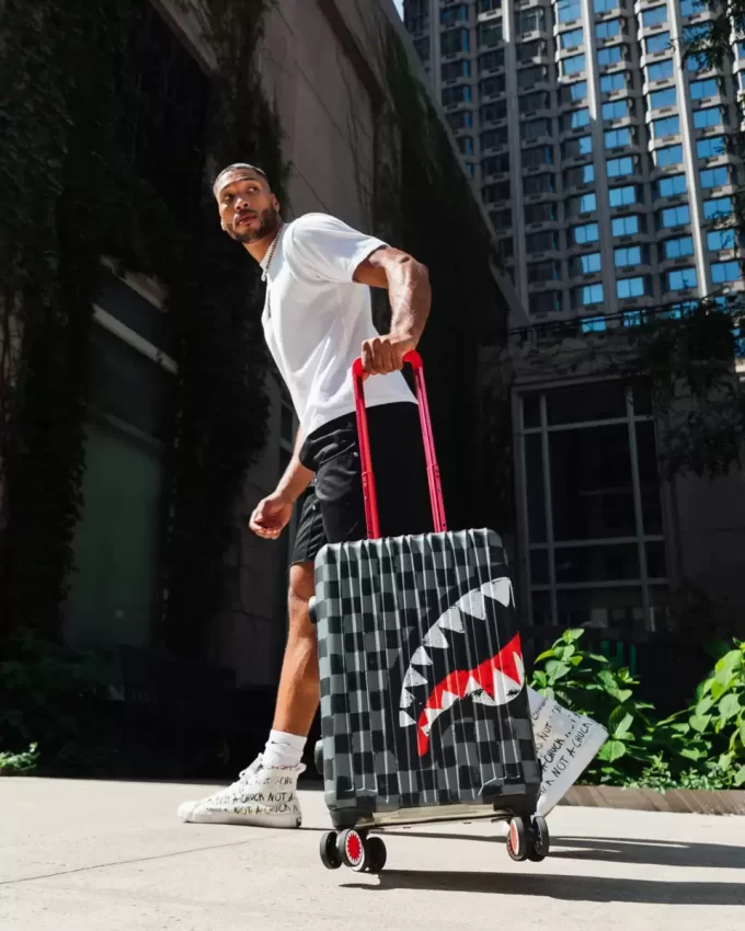 VANQUISH II SHARKNAUTICS HARTSCHALENKOFFER VANQUISH II SHARKNAUTICS HARTSCHALENKOFFER