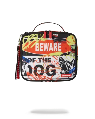 VORSICHT VOR DER HUNDESNACKPACKUNG