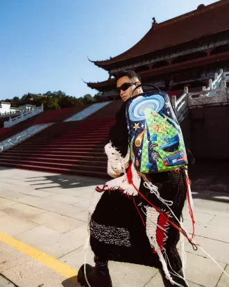 Weltraumverzerrter Rucksack