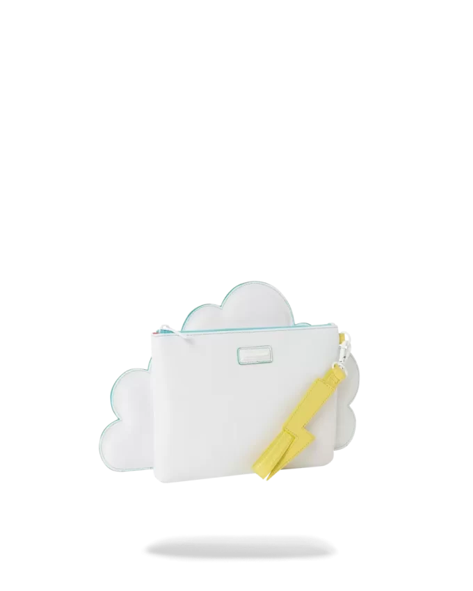 WOLKEN MIT EINER CHANCE AUF EINEN SHARK CROSSOVER-KUPPLUNG