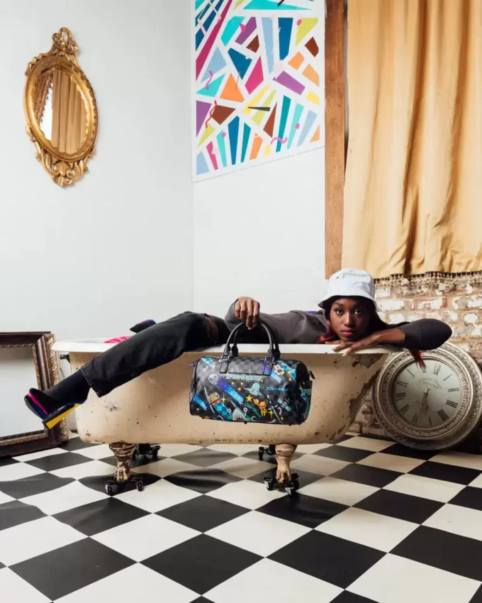 WTF ALIEN INVASION MINI-DUFFLETE