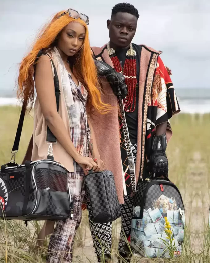 ZAMUNDA-BANKSTÜCKE KOMMEN NACH AMERIKA RUCKSACK ZAMUNDA-BANKSTÜCKE KOMMEN NACH AMERIKA RUCKSACK